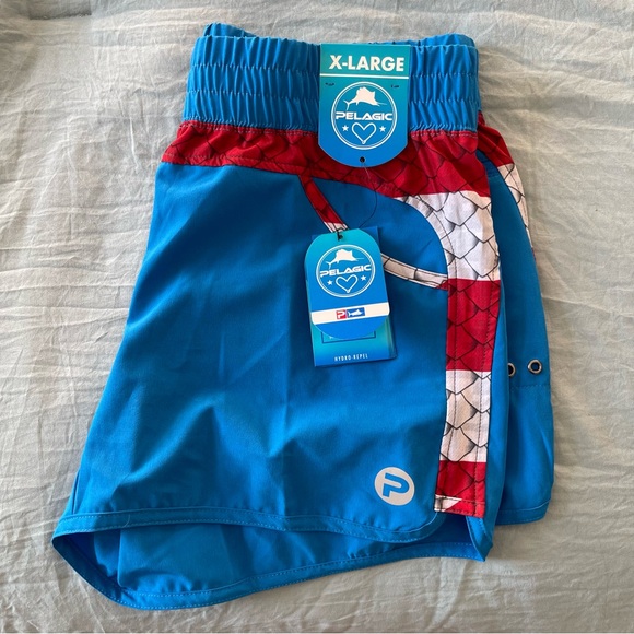 Pelagic women’s shorts - Picture 2 of 6